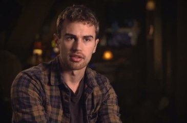 Divergente 2 : l'Insurrection - Interview Theo James VO
