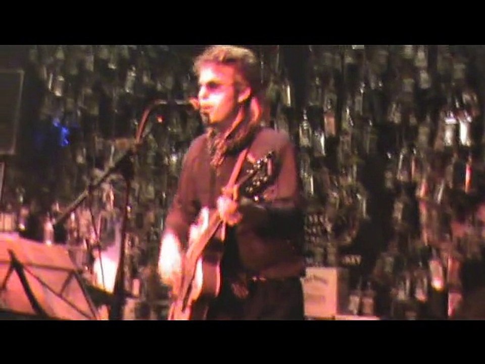 viktor huganet en concert a la mouffe