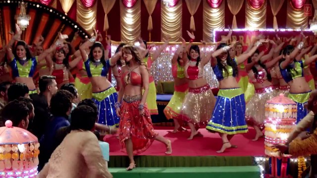 'Fashion Khatam Mujhpe' Full Song with LYRICS _ Dolly Ki Doli _ T-series