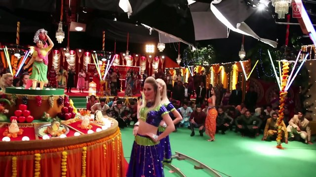 Making of 'Fashion Khatam Mujhpe' Video Song _ Dolly Ki Doli _ T-series