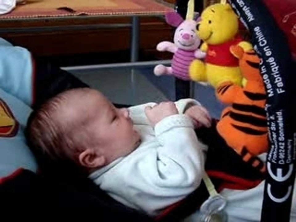 Je commence à jouer dans mon transat