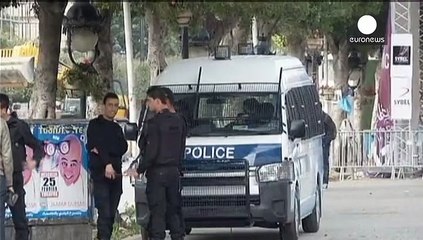 إقالة مسؤولين أمنيين في تونس