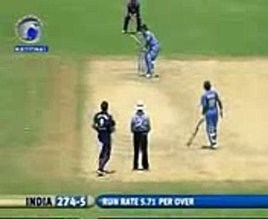 Dhoni & Raina funny running never before