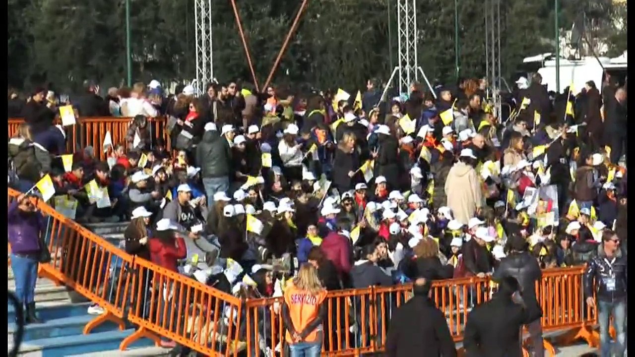 Papa Francesco a Napoli - interviste ai fedeli (21.03.15)