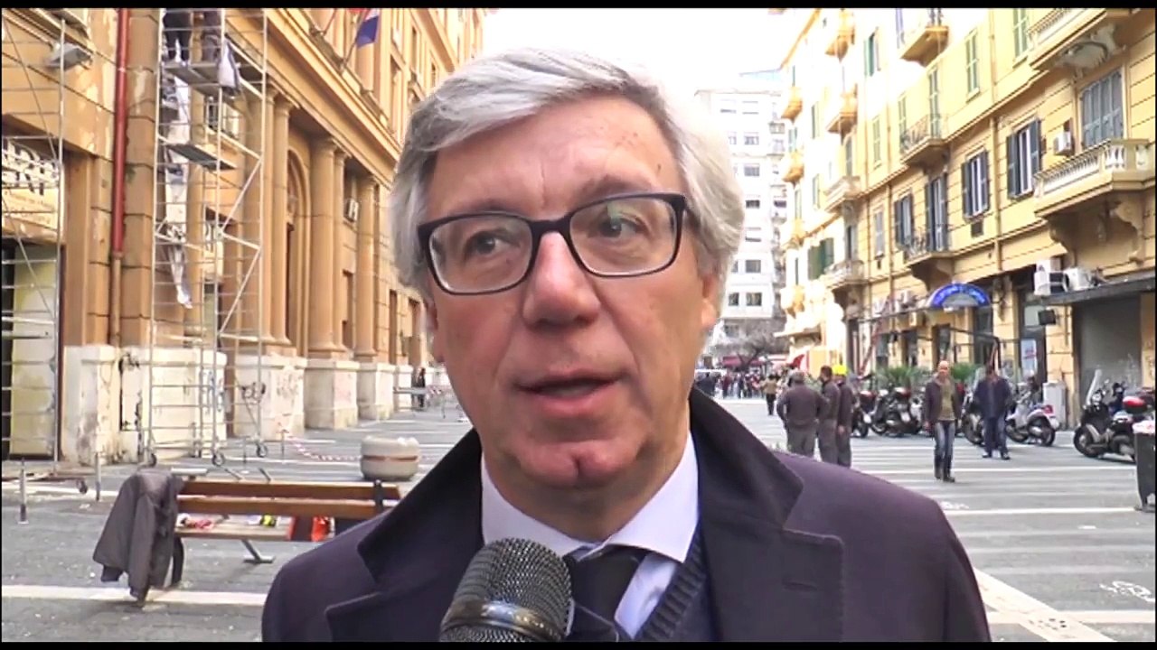 Napoli - Vittime innocenti di mafia, 106 foto davanti al palazzo della Regione (20.03.15)