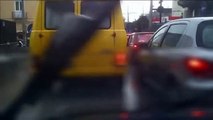 Aversa (CE) - I mezzi pesanti e i danni all'asfalto (16.03.15)