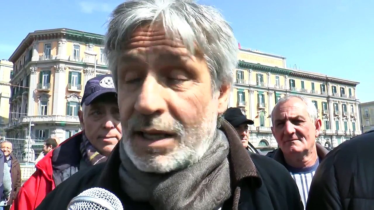 Napoli - La protesta al cantiere della stazione di Piazza Municipio (18.03.15)