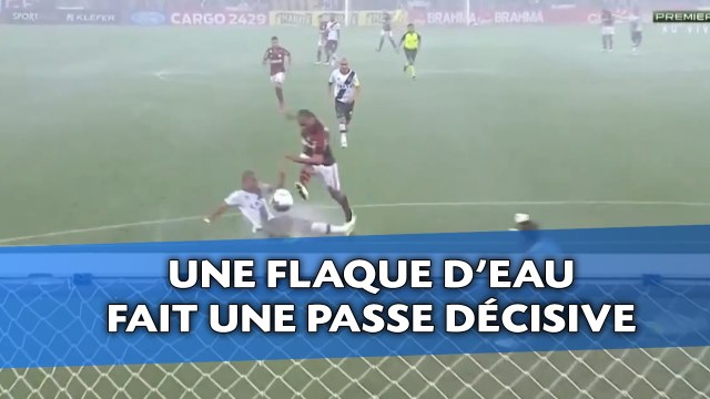 Foot: Au Brésil, une flaque d'eau fait une passe décisive