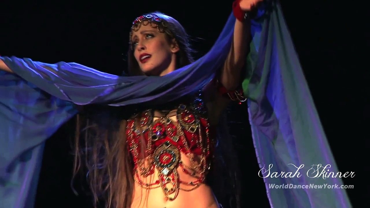 Sarah Skinner    Star of Classic belly dance -   Lama Bada