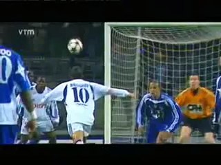 Öyle bir vurdu ki top patladı !