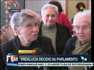 Andaluces acuden a las urnas con la esperanza de un mejor presente