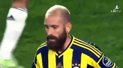 Emmanuel Emenike veut se faire remplacer ... son coach le force à revenir