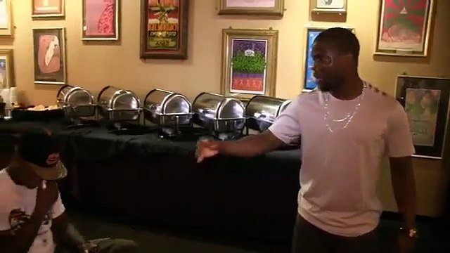 Ne-Yo & Chris Brown Vs Kevin Hart In Basketball For 10 Stacks Chris Hits Kevin With An ILL Crossover