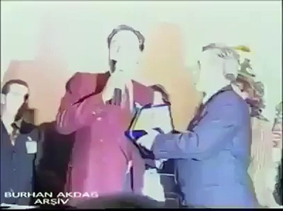 Suskunluğu Bile Kahkahalara Sebep Olan Adam Kemal Sunal -)))