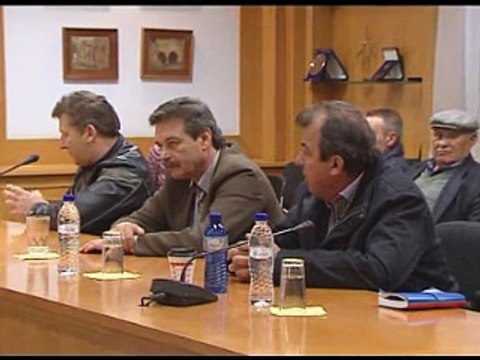 Άντληση νερών ακόμη και με τρακτέρ και αποζημιώσεις απαιτούν οι πνιγμένοι αγρότες. Νέα σύσκεψη στη Λιβαδειά