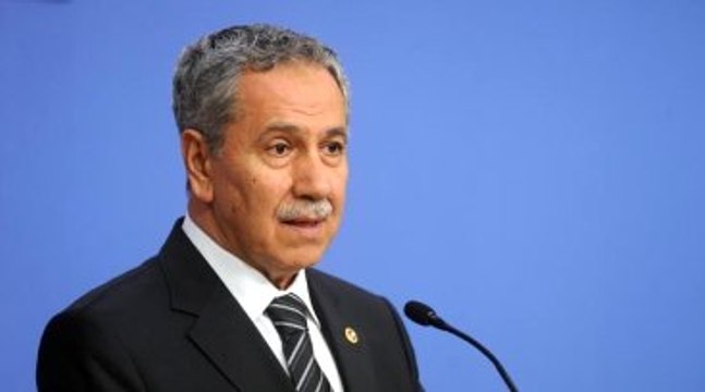 Bülent Arınç'ın Gökçek'e Verdiği Cevap Sosyal Medyayı Salladı