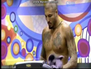 GH15 FER Y ADRILLES SUDANDO