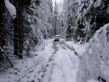 Crazy SUV Off-Road Driving on Winter Forest Road in Russia !