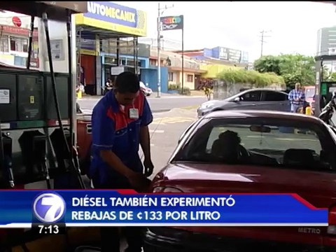 Conductores celebran rebaja en el precio de los combustibles