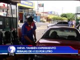 Conductores celebran rebaja en el precio de los combustibles