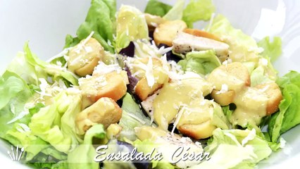 Prepara una riquísima ensalada cesar de manera muy rápida y fácil