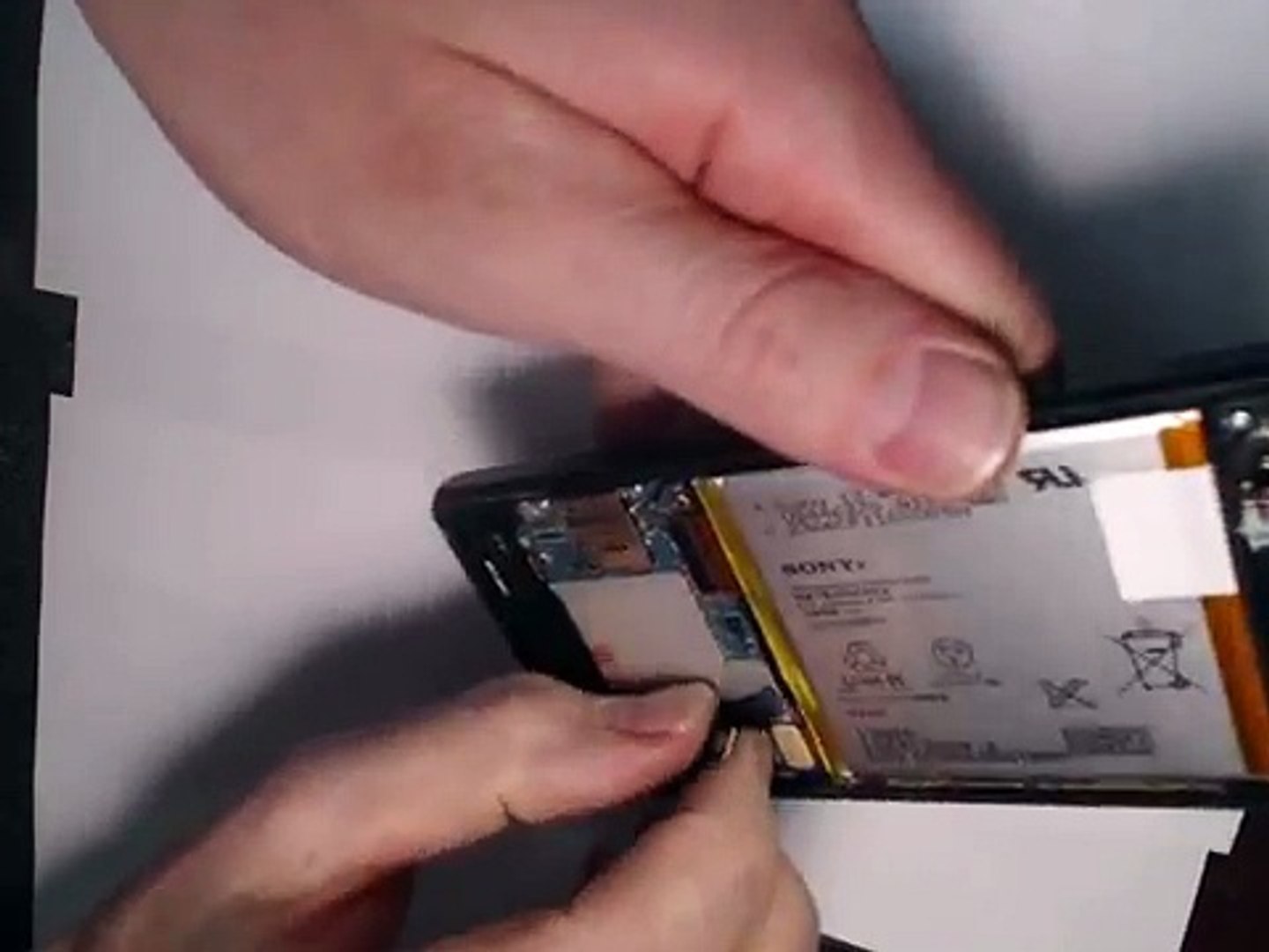 Xperia Z Repair How to remove the Back Cover - video Dailymotion