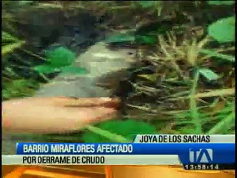 Derrame de crudo afecta a barrio en Joya de los Sachas