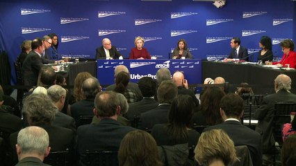 Clinton pede luta não-partidária contra desigualdade de renda