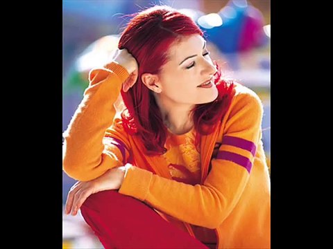 Candan Erçetin KIRIK KALPLER DURAĞINDA