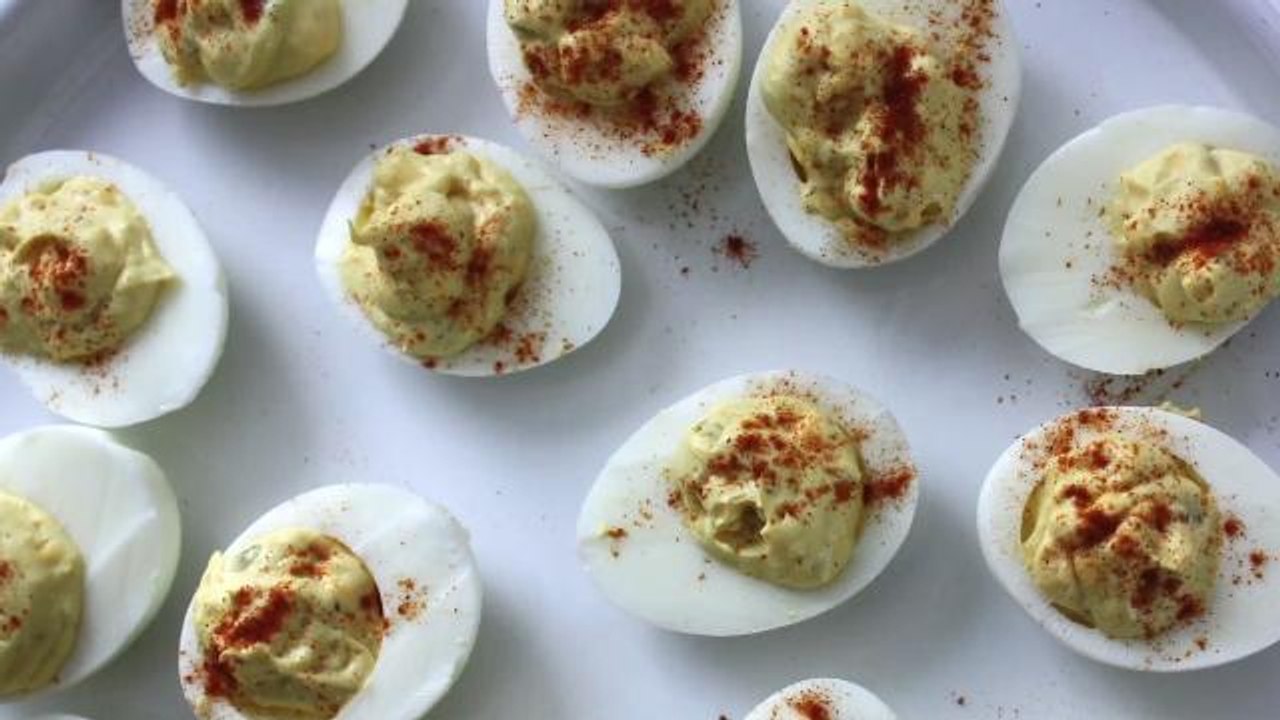 Tips for Throwing a 1970's 'Mad Men' Finale Party