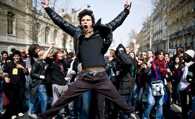 Hugo Domenach : "Les jeunes ont décroché de la société"