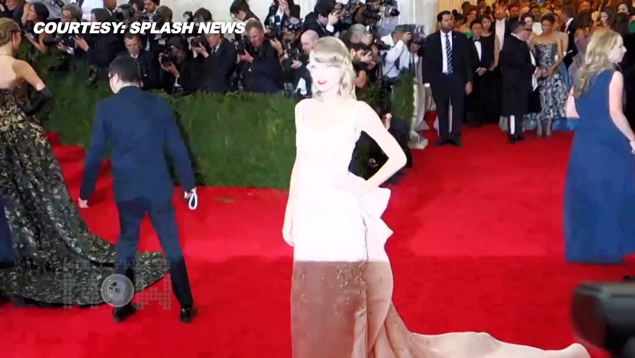 Taylor Swift reportedly buys X-rated domains