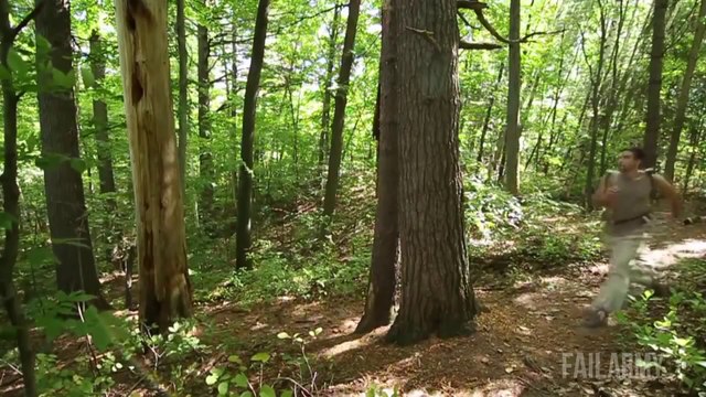 Les plus gros FAILS du mois de Mars 2015 : chutes, accidents, sport, gars débiles...