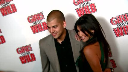 Rob Kardashian sigue a su familia nuevamente luego de decir algo grosero sobre Kim