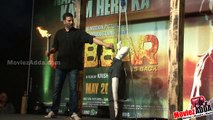 Akshay Kumar BURNS Corruption EFFIGY | Gabbar is Back Trailer Launch