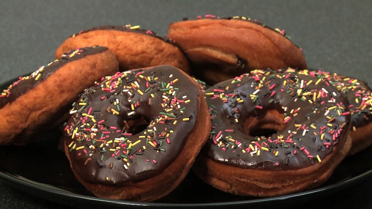 Recette des donuts au chocolat et vermicelles - Gourmand