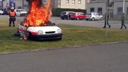 Mons : les pompiers en colère manifestent leur mécontentement