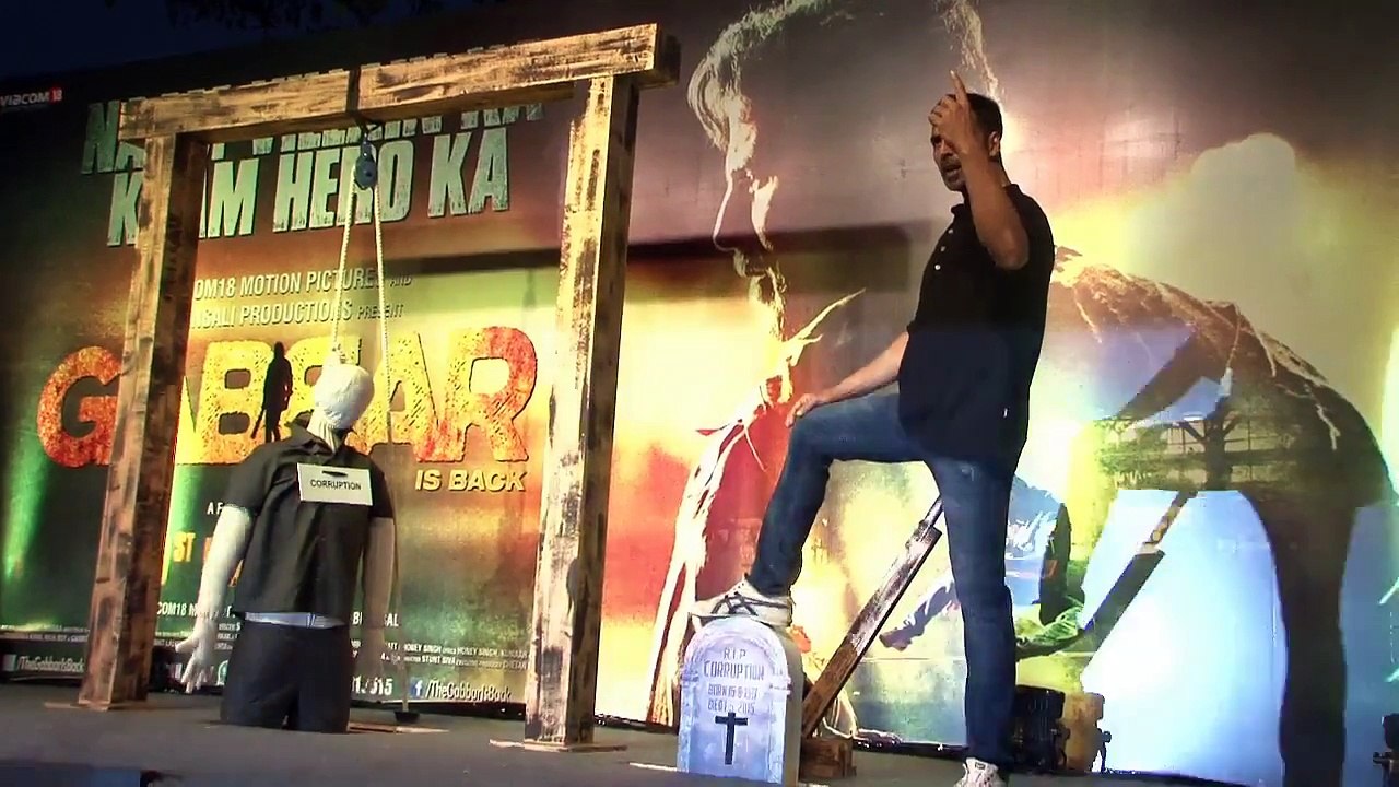 Akshay Kumar unveils Gabbar Is Back trailer