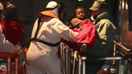 Rescatados 23 inmigrantes en una patera cerca de Almería