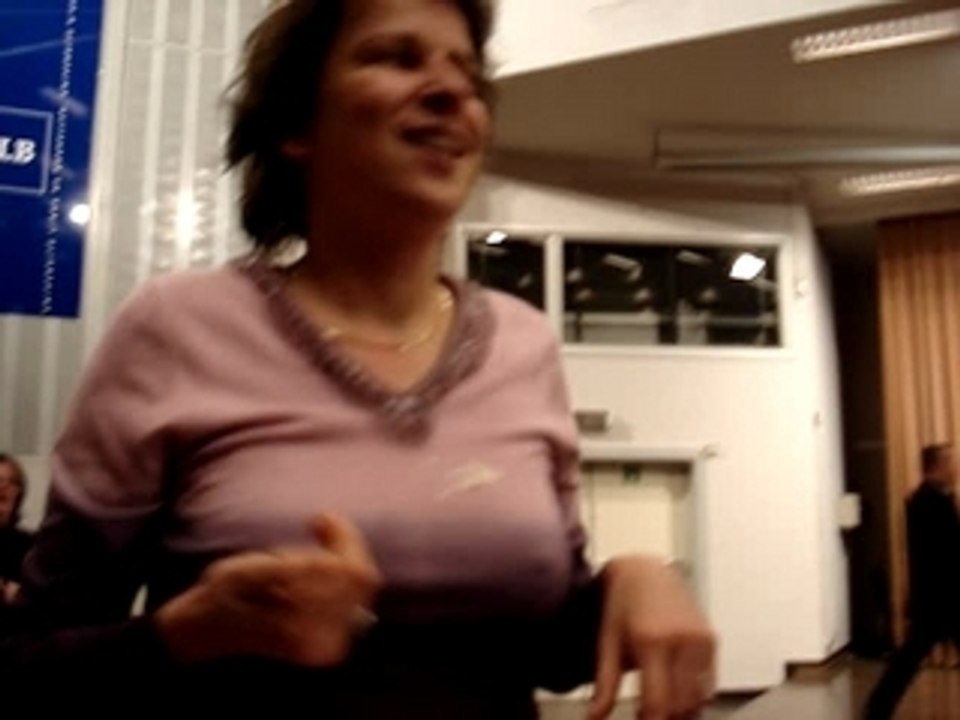 Caroline Fourest (presque) entartée