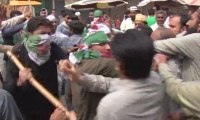 Sunni Ittehad Council protesters clash with traders in Faisalabad