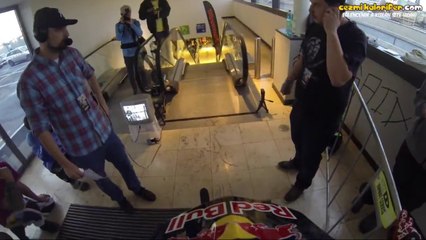 Alışveriş Mağazasındaki Harika Bisiklet Gösterisi (HD)