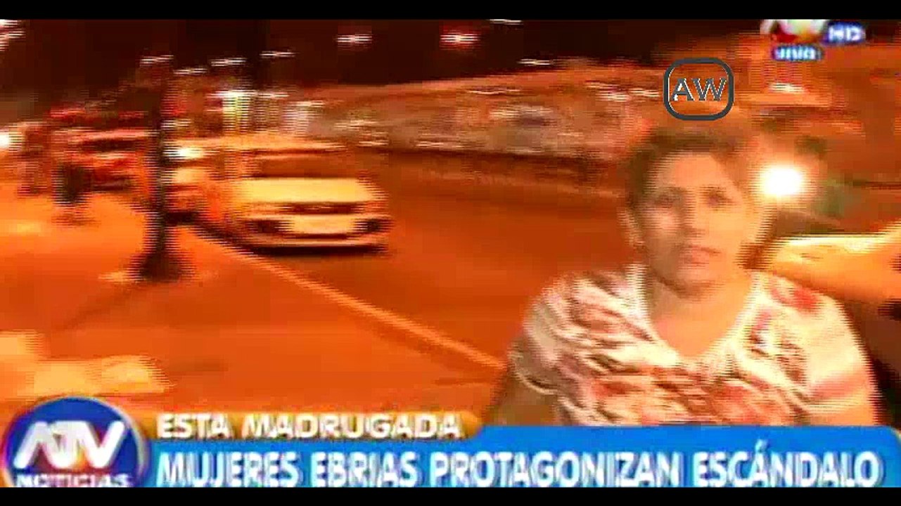 Mujer ebria agrede con aerosol a camarógrafos
