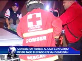 Conductor se lleva el susto de su vida al caer desde 15 metros de altura