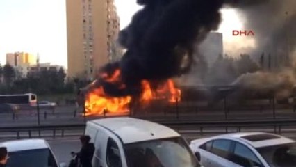 Metrobüsteki Yangın Cep Telefonu Kamerasında