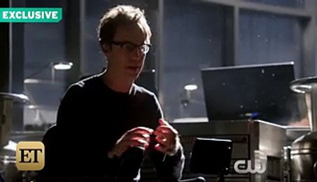 The Flash Sneak Peek-Barry Allen Freaks Out Over His Groundhog Day Dilemma 2015
