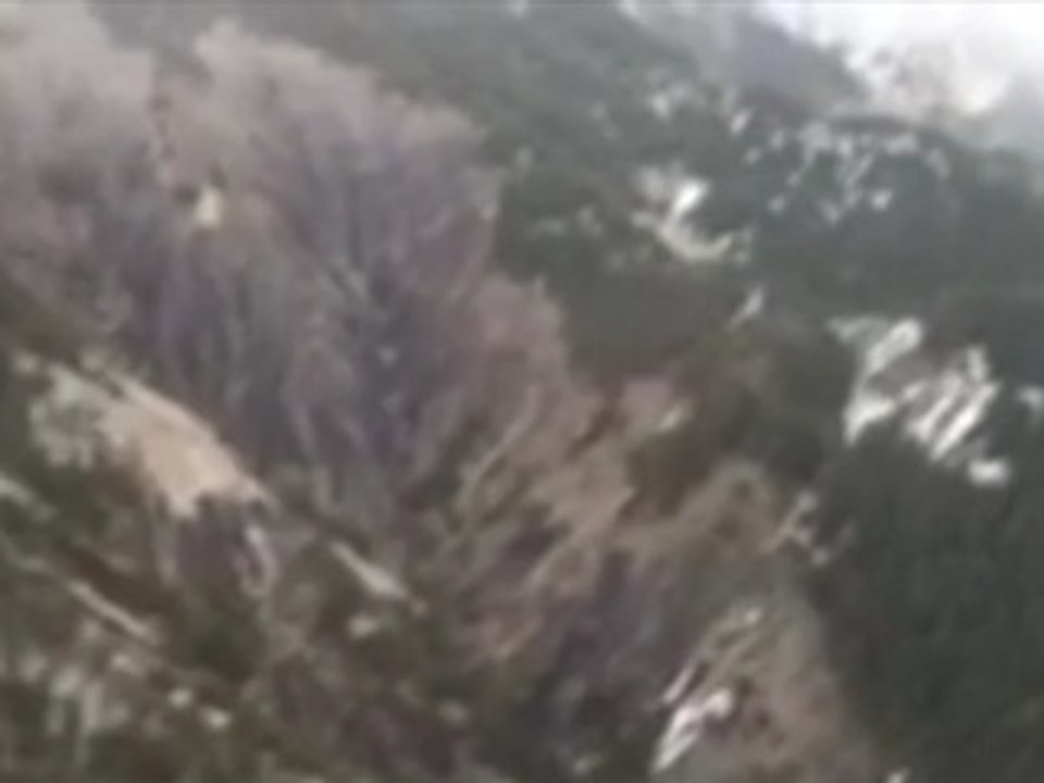 Les premières images du site de l'accident du vol 4U9525 dans les Alpes