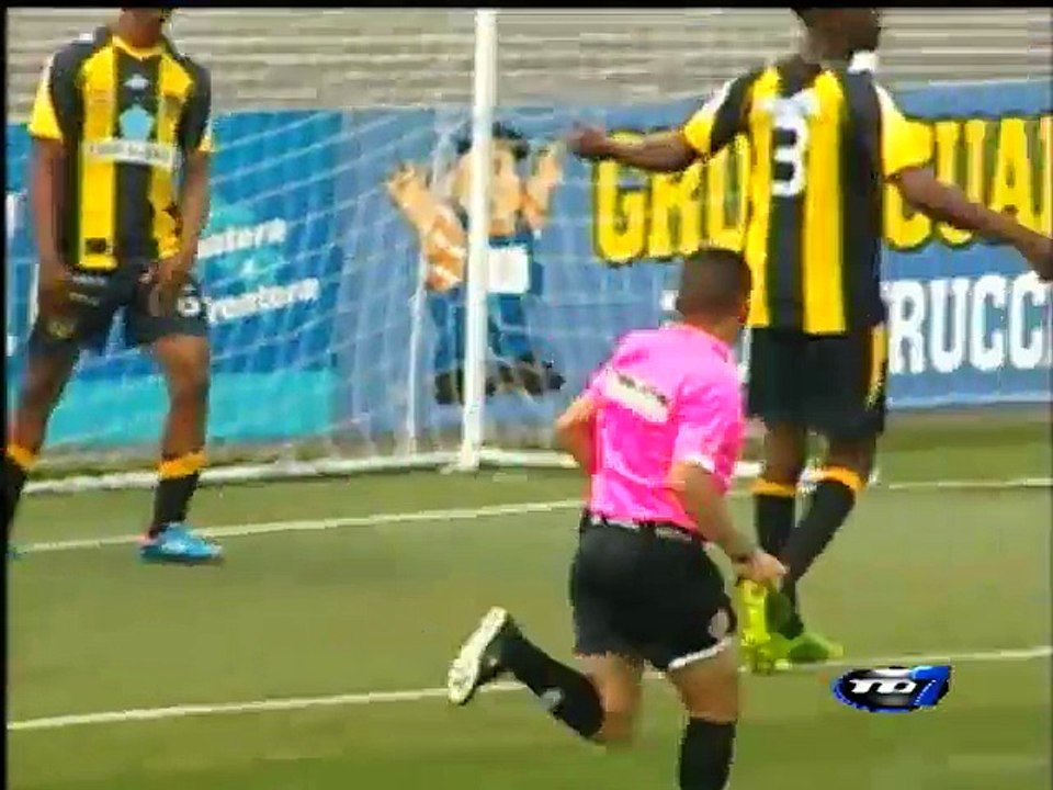 Uruguay deja el sótano tras empatar 2-2 ante Carmelita