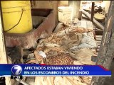 Tras perderlo todo en un incendio, pareja de adultos mayores y su hija discapacitada viven un drama