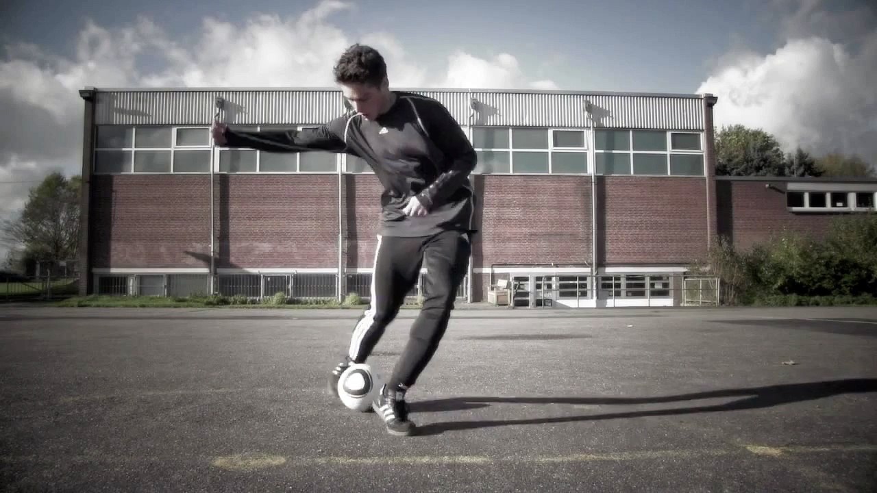 RONALDINHO FOOTBALL TUTORIAL ★ soccer skills, tricks & moves ★ how to do: FLIP FLAP BEHIND LEG